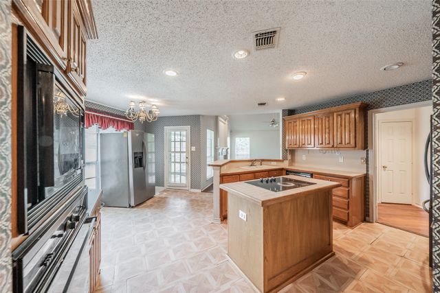 2325 Valley Falls Avenue, Mesquite, TX 75181