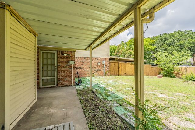 2325 Valley Falls Avenue, Mesquite, TX 75181