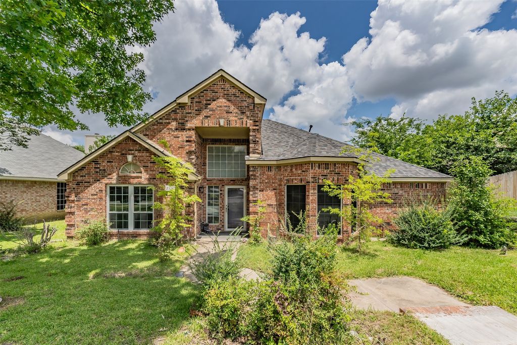 2325 Valley Falls Avenue, Mesquite, TX 75181
