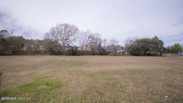 403 Goose Pointe Boulevard, Biloxi, MS 39531