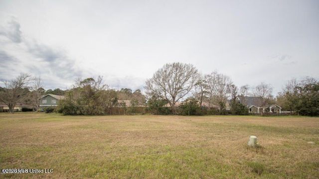 403 Goose Pointe Boulevard, Biloxi, MS 39531