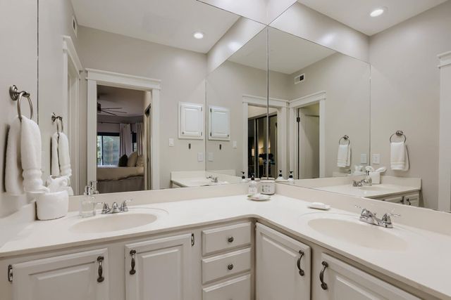 1741 Spyglass DR 1-223, Austin, TX 78746