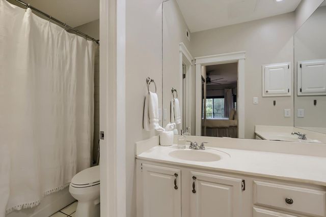 1741 Spyglass DR 1-223, Austin, TX 78746
