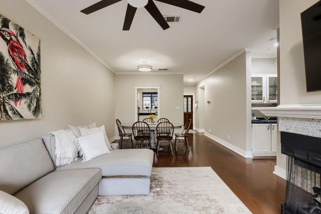 1741 Spyglass DR 1-223, Austin, TX 78746