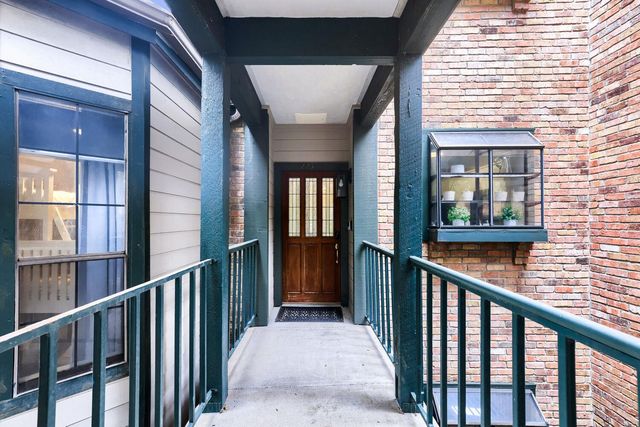 1741 Spyglass DR 1-223, Austin, TX 78746