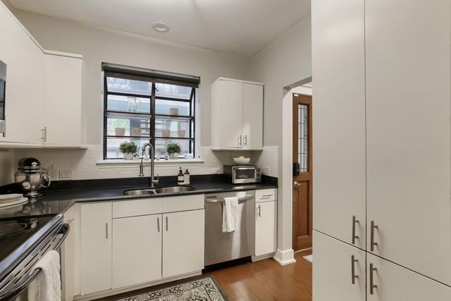 1741 Spyglass DR 1-223, Austin, TX 78746