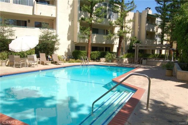 7800 Topanga Canyon 204, Canoga Park, CA 91304