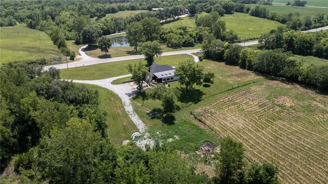 35932 10 Highway, Rayville, MO 64084