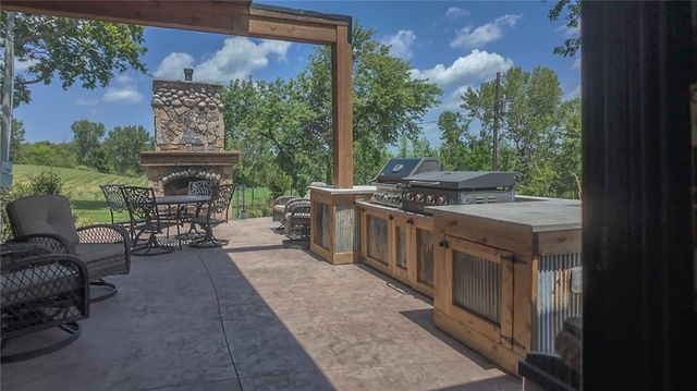 35932 10 Highway, Rayville, MO 64084