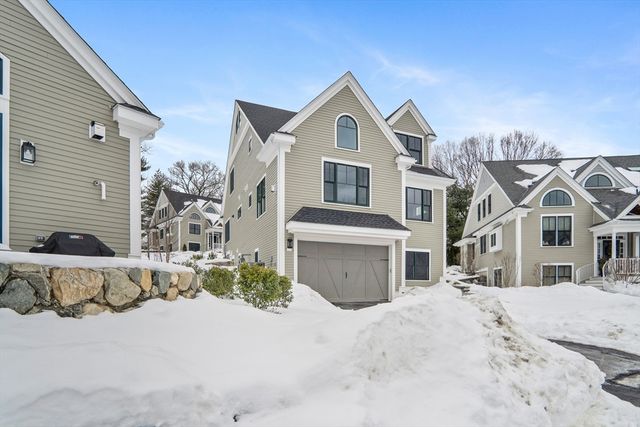 17 Courtyard Place 17, Reading, MA 01867