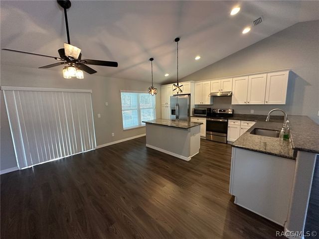 5825 N Larkspur Way, Beverly Hills, FL 34465