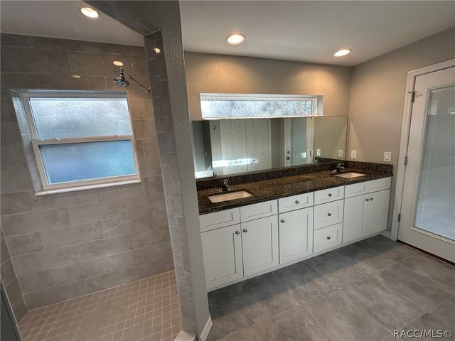5825 N Larkspur Way, Beverly Hills, FL 34465