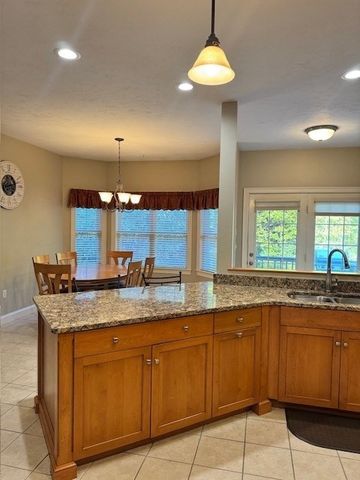 10 Essex St, Douglas, MA 01516