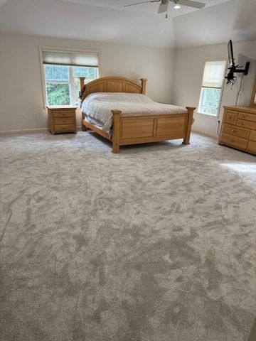 10 Essex St, Douglas, MA 01516