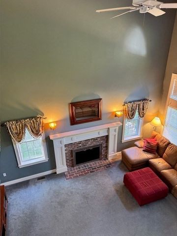 10 Essex St, Douglas, MA 01516