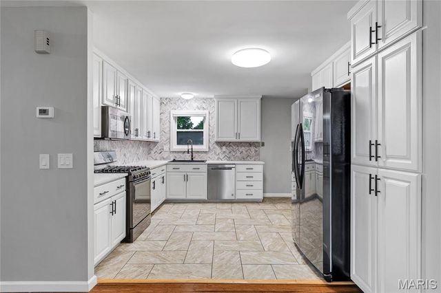 2832 Waldwick Court, St Louis, MO 63129