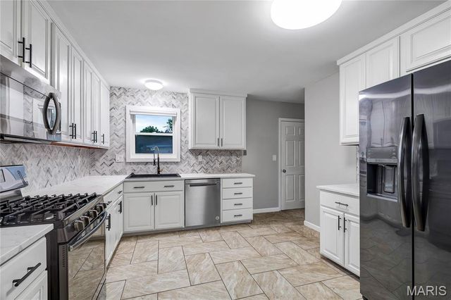 2832 Waldwick Court, St Louis, MO 63129
