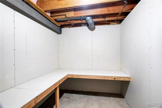 2832 Waldwick Court, St Louis, MO 63129