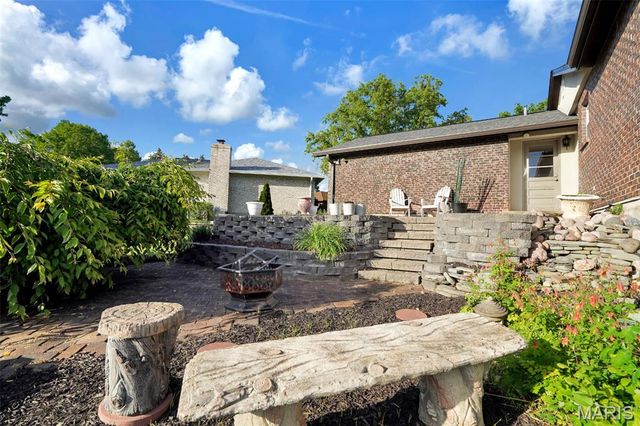 2832 Waldwick Court, St Louis, MO 63129