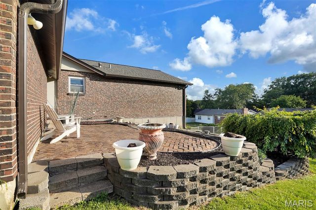 2832 Waldwick Court, St Louis, MO 63129