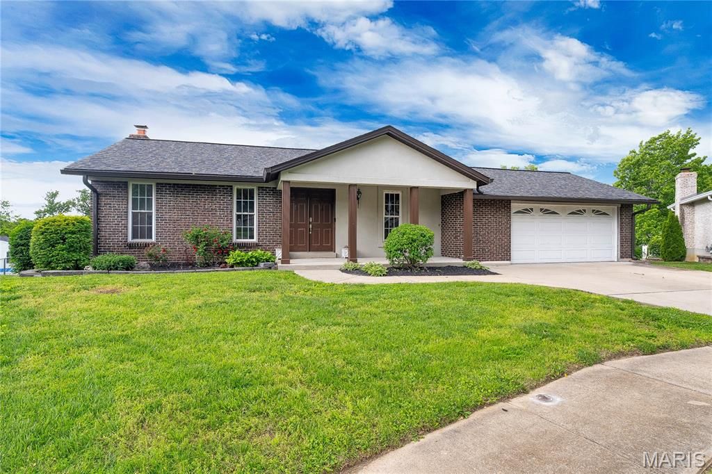 2832 Waldwick Court, St Louis, MO 63129