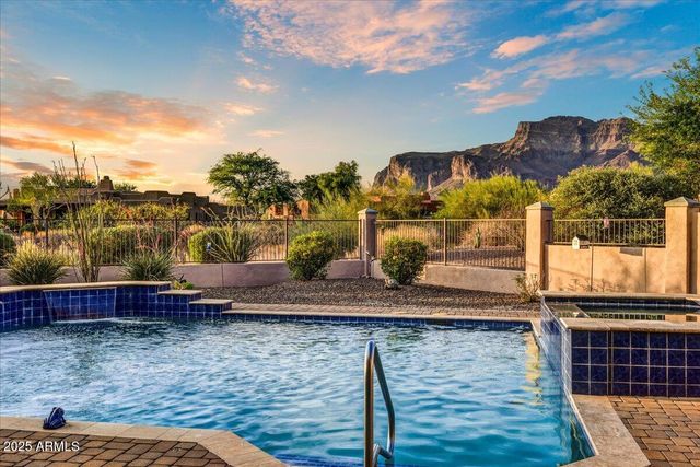 6551 E FLAT IRON Loop, Gold Canyon, AZ 85118