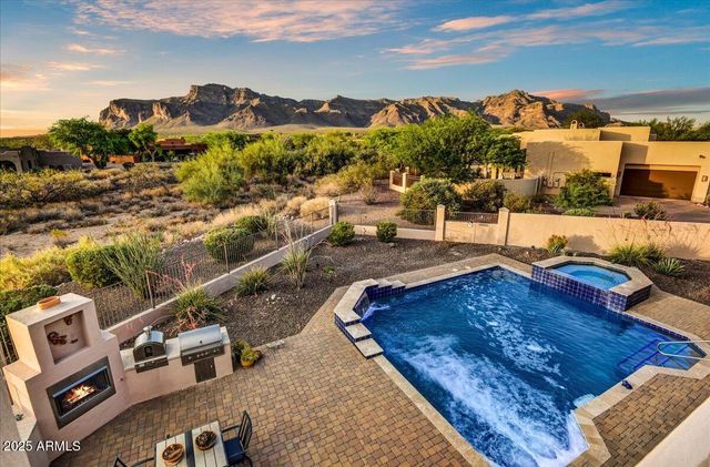 6551 E FLAT IRON Loop, Gold Canyon, AZ 85118