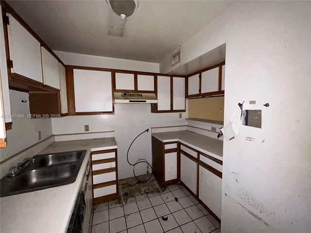 15340 SW 106th Terrace 817, Miami, FL 33196