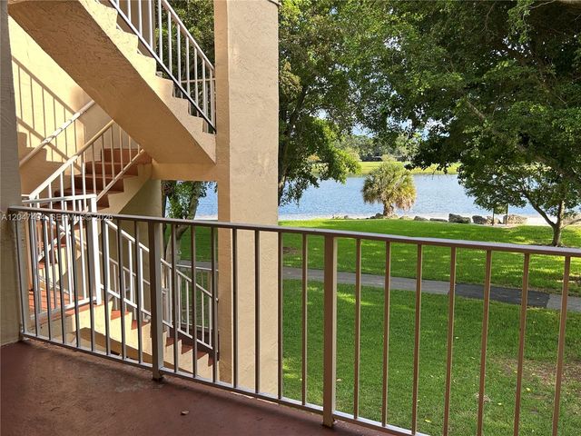 15340 SW 106th Terrace 817, Miami, FL 33196
