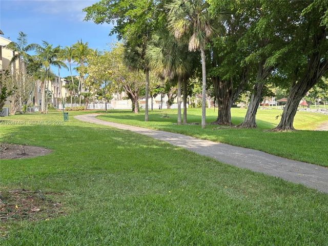 15340 SW 106th Terrace 817, Miami, FL 33196