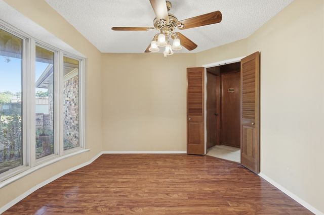1516 Lamplighter Lane, Edgecliff Village, TX 76134