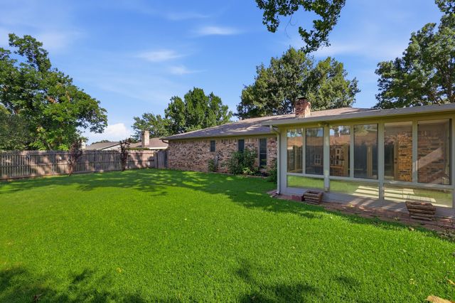 1516 Lamplighter Lane, Edgecliff Village, TX 76134