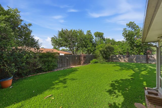 1516 Lamplighter Lane, Edgecliff Village, TX 76134