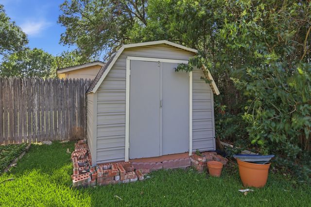 1516 Lamplighter Lane, Edgecliff Village, TX 76134