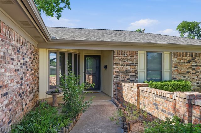 1516 Lamplighter Lane, Edgecliff Village, TX 76134