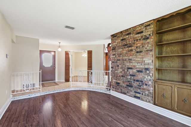 1516 Lamplighter Lane, Edgecliff Village, TX 76134