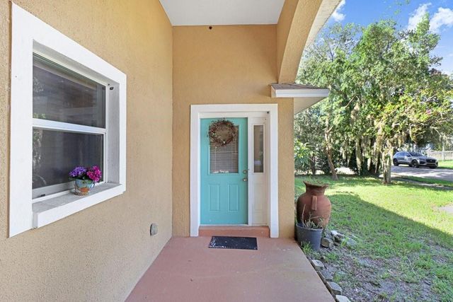 1131 DOGWOOD AVENUE, Tampa, FL 33613