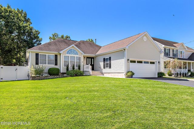 117 Bowline Road, Manahawkin, NJ 08050