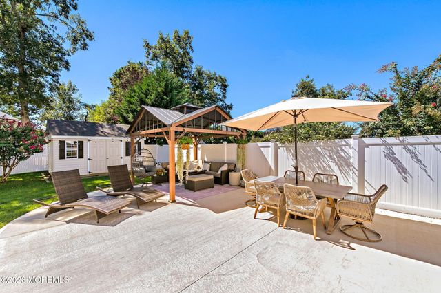 117 Bowline Road, Manahawkin, NJ 08050