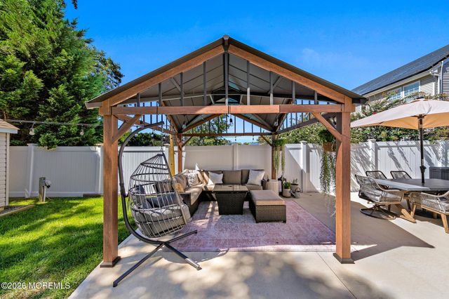 117 Bowline Road, Manahawkin, NJ 08050