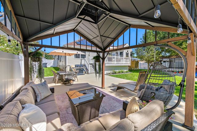 117 Bowline Road, Manahawkin, NJ 08050