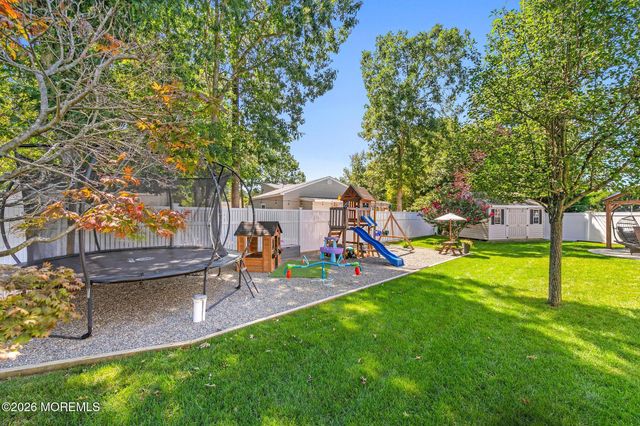 117 Bowline Road, Manahawkin, NJ 08050