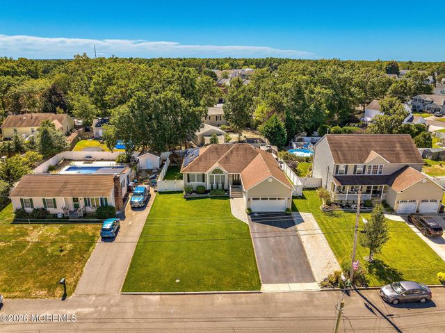 117 Bowline Road, Manahawkin, NJ 08050