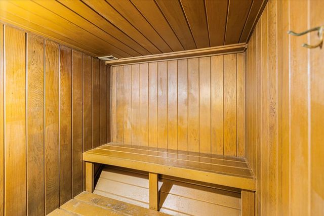 7337 S South Shore Drive 902, Chicago, IL 60649