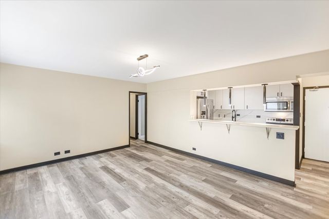 7337 S South Shore Drive 902, Chicago, IL 60649