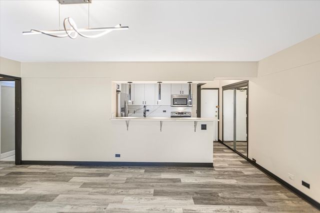 7337 S South Shore Drive 902, Chicago, IL 60649