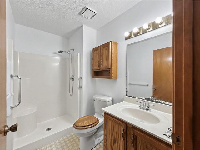 6124 Ash Court, Raytown, MO 64133