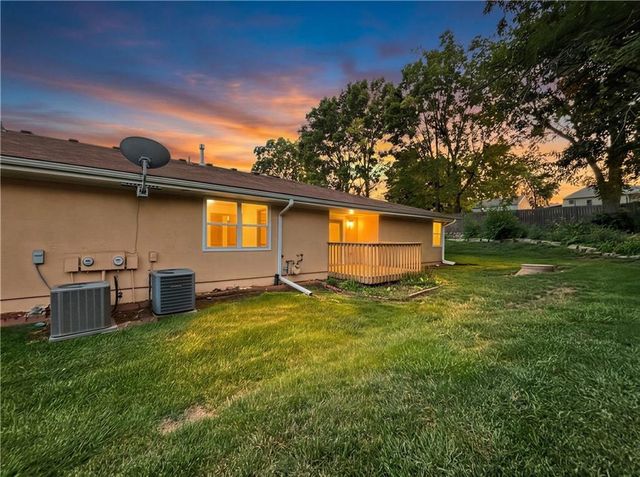 6124 Ash Court, Raytown, MO 64133