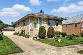 4230 Prairie Avenue, Brookfield, IL 60513