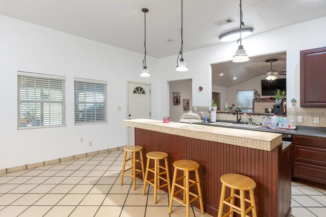 176 Old Lexington RD C, Elgin, TX 78621